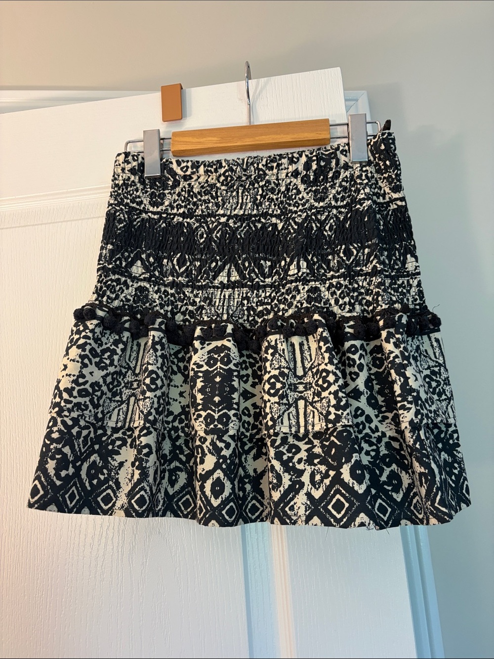 Zara Black and Cream Patterned Shirred Mini Skirt